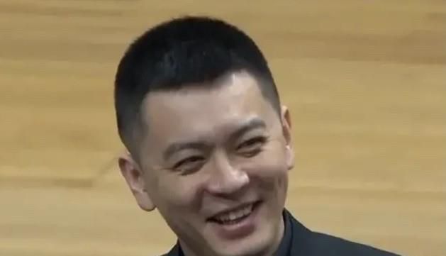 面对同学们对影片内容的期待，王晶导演表示除了降魔线，自己也很喜欢影片中的感情线，希望大家支持